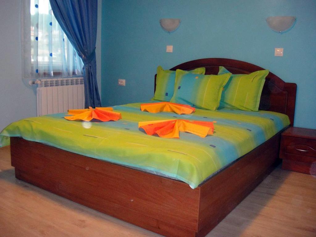 Guest House H Dzhogolanov Kopriwschtiza Exterior foto