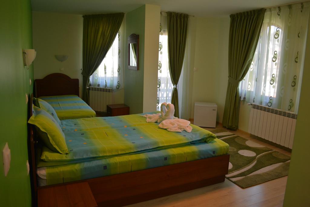 Guest House H Dzhogolanov Kopriwschtiza Exterior foto