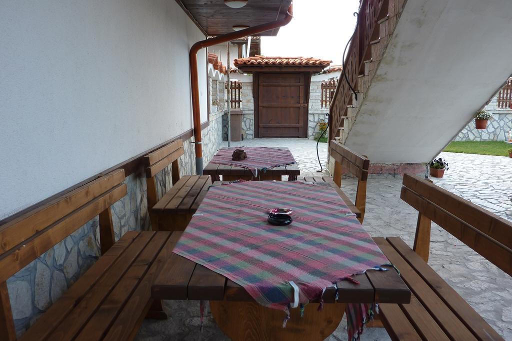 Guest House H Dzhogolanov Kopriwschtiza Exterior foto