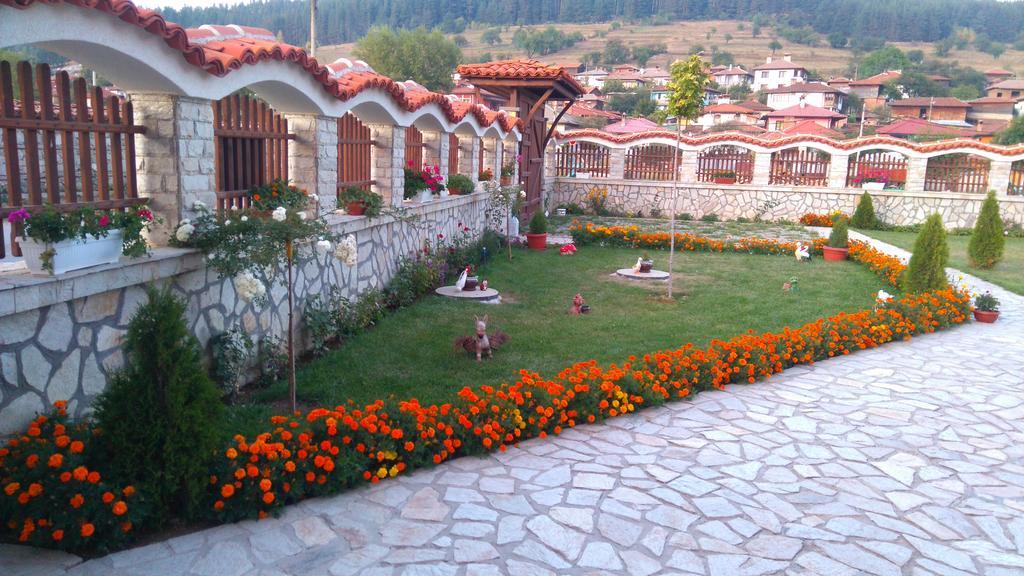 Guest House H Dzhogolanov Kopriwschtiza Exterior foto