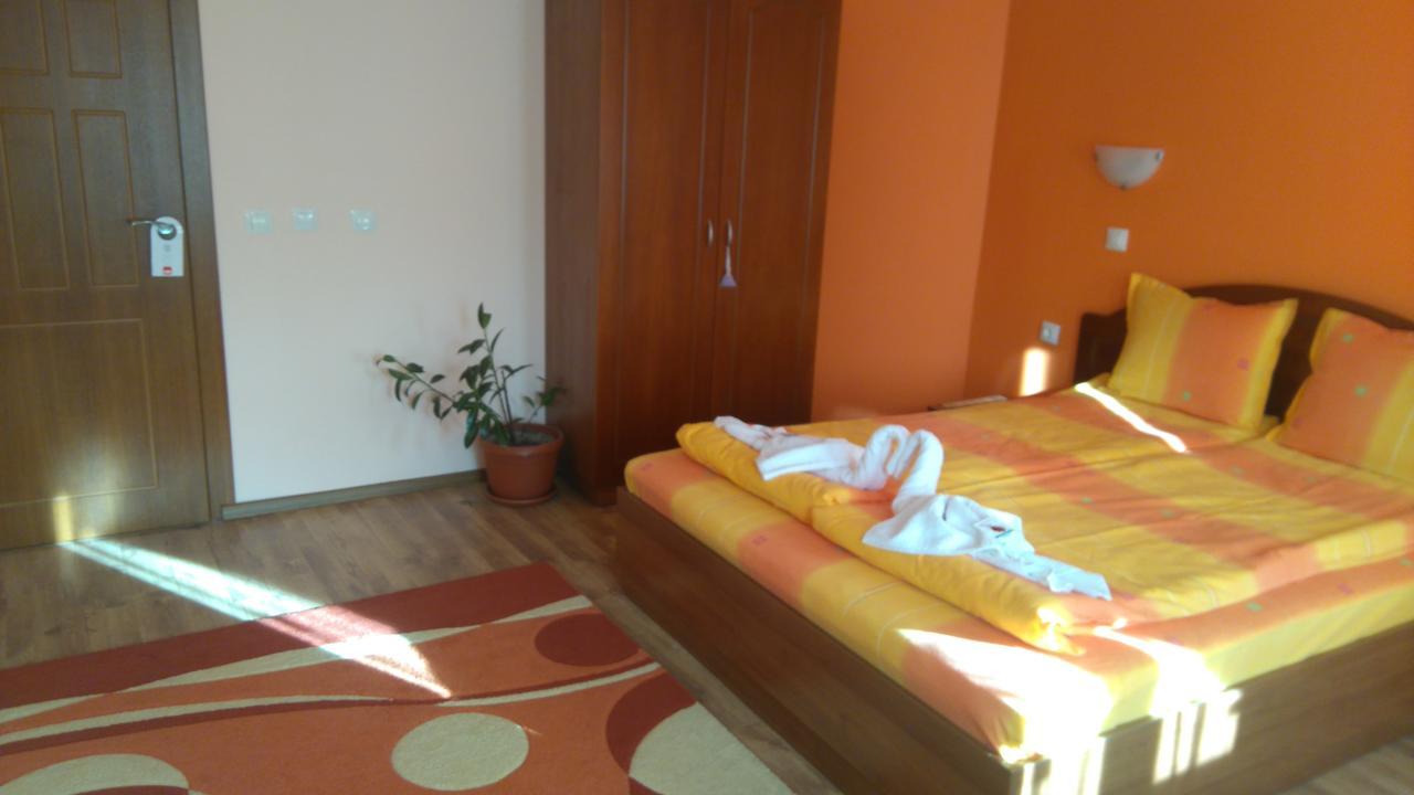 Guest House H Dzhogolanov Kopriwschtiza Exterior foto