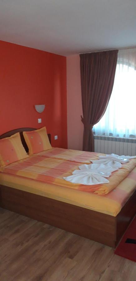 Guest House H Dzhogolanov Kopriwschtiza Exterior foto